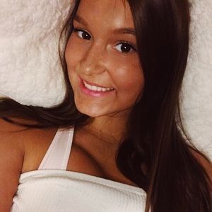 Meet your Posher, Carissa